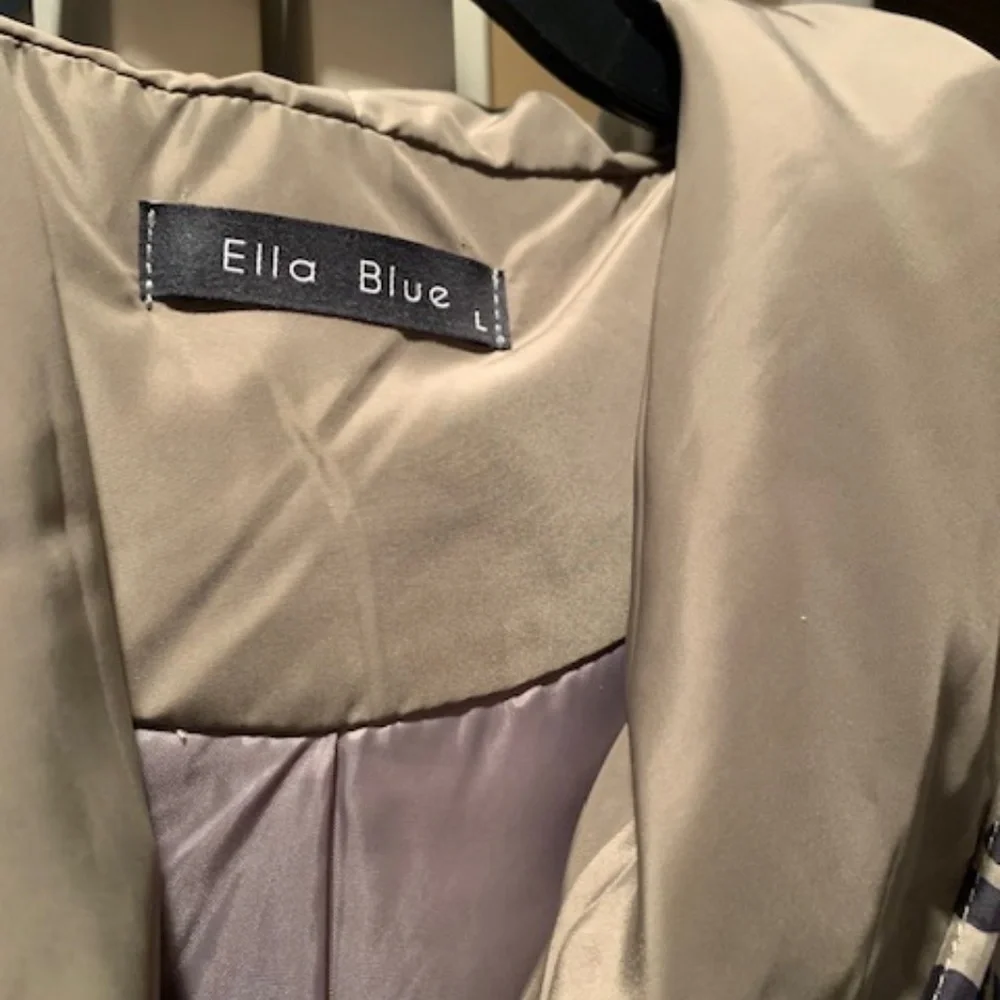 Jacket - Picture 3 of 7